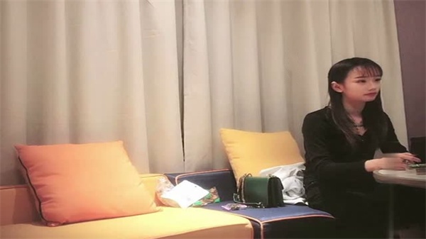 清纯学生妹约炮平台第一大屌哥沈总监，巨根狂插嫩穴高潮迭起！